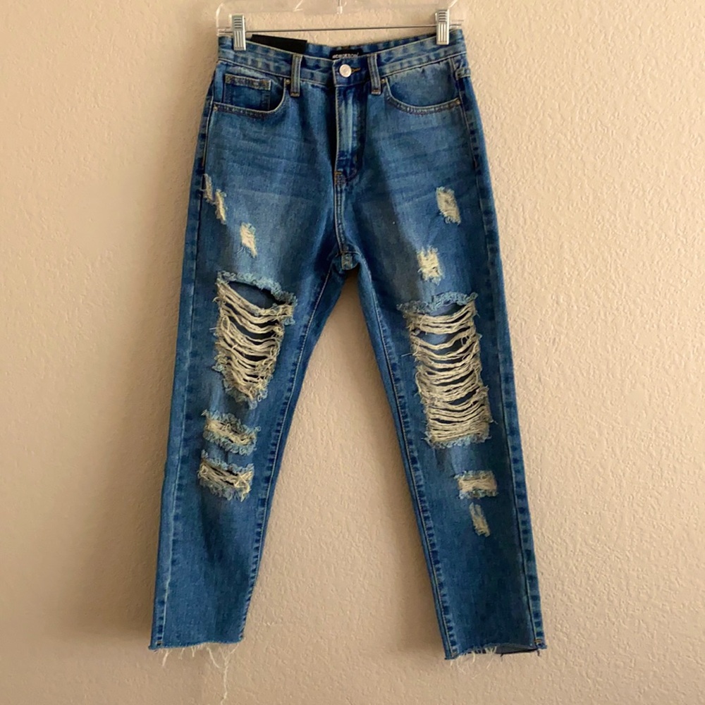 Distressed Cropped Jeans